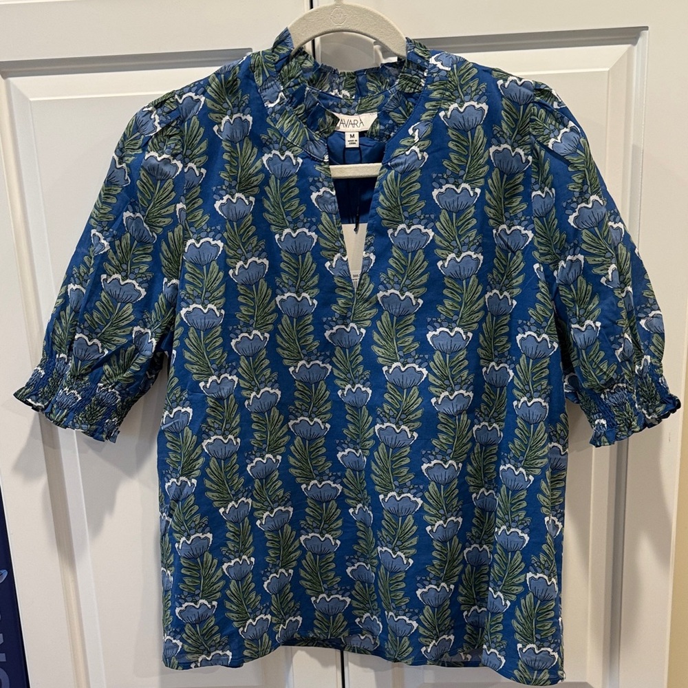 Avara NWT Women's Blue and Green Floral Blouse